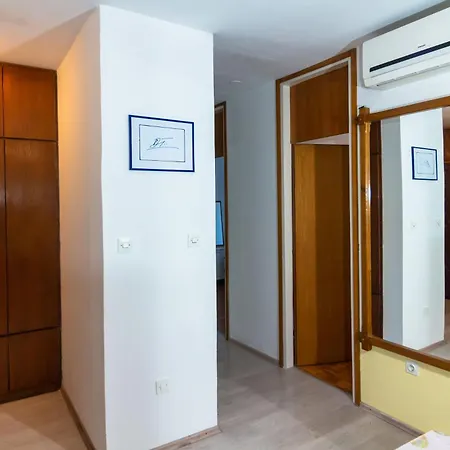 Tom Διαμέρισμα Σπλιτ