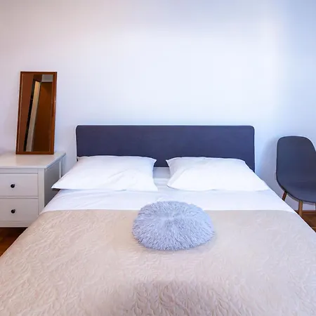 Tom Apartment *